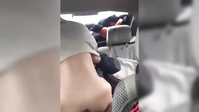 Порно в машине с казашкой